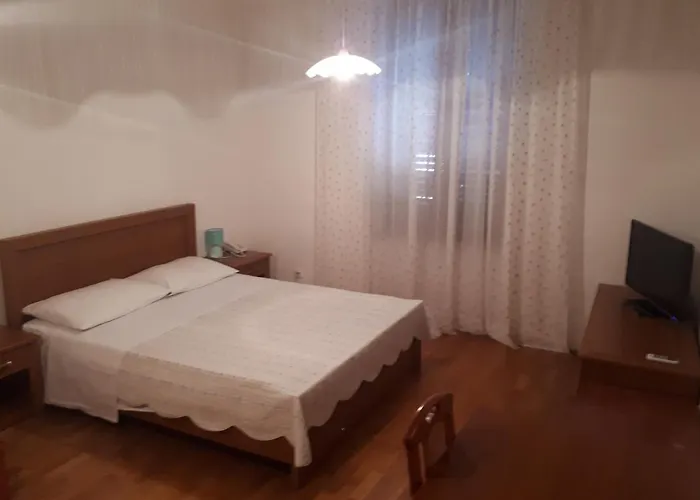 Lav דירה פורץ